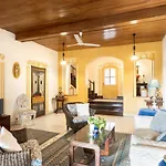 Casa Britona